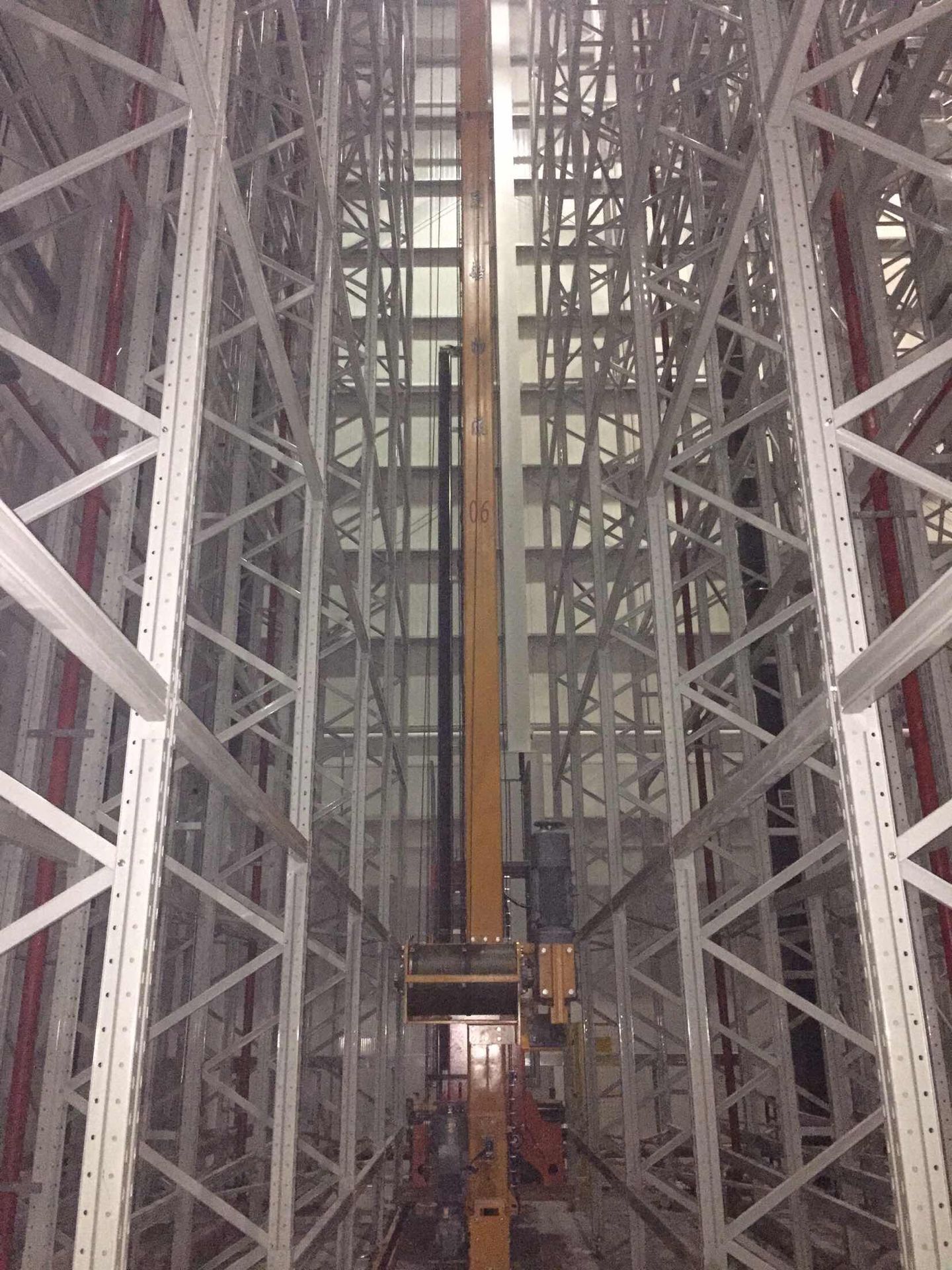 從人工到自動，從平面到立體：立體貨架的進化與倉儲行業的蛻變